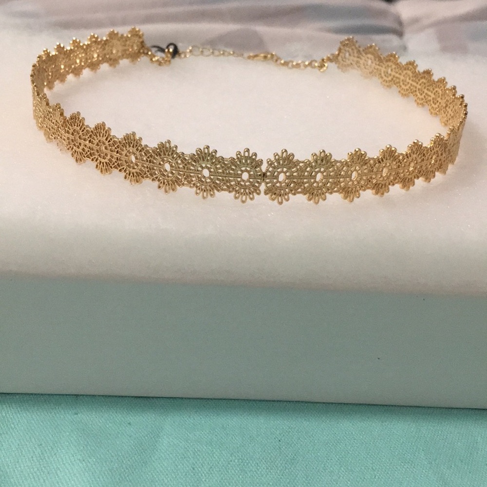Stella & Ruby lace filigree choker